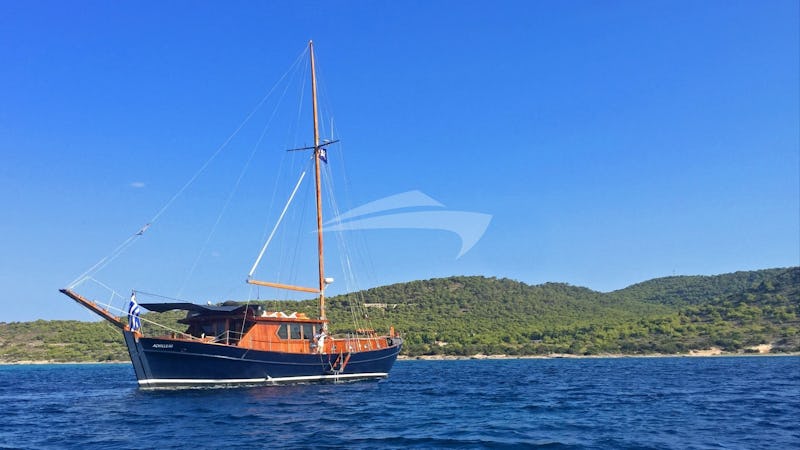 Yacht Charter ACHILLEAS