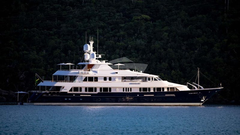 Yacht Charter BROADWATER
