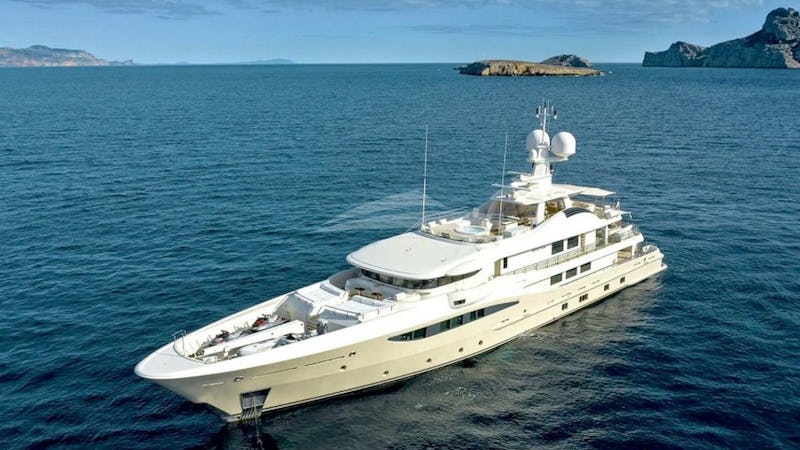 Yacht Charter ADDICTION