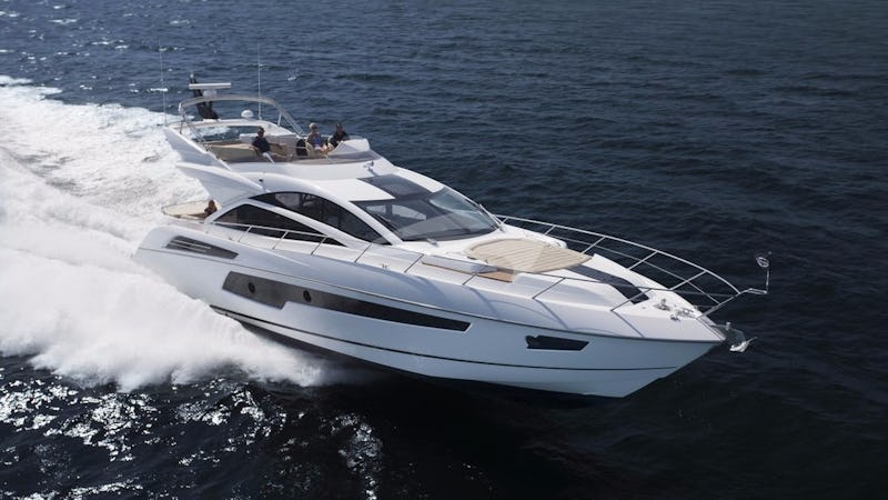 Yacht Charter MALOLO
