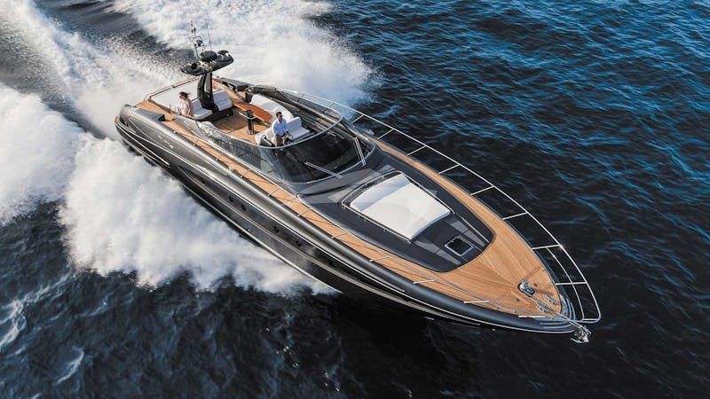 Yacht Charter CHEYENNE