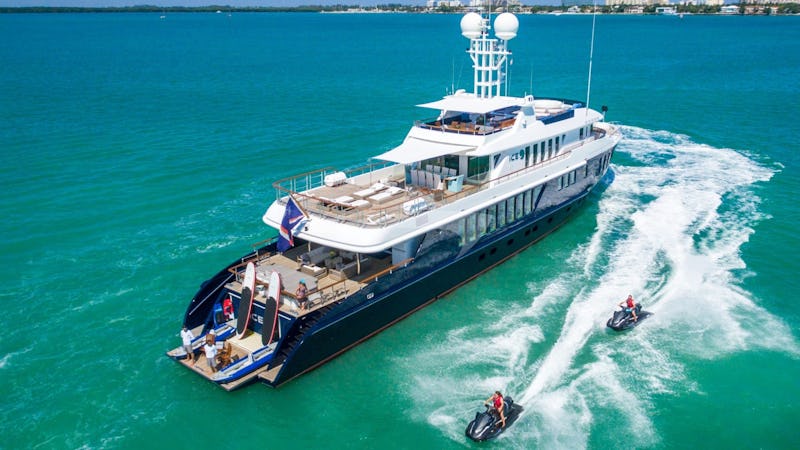 Yacht Charter ICE 5