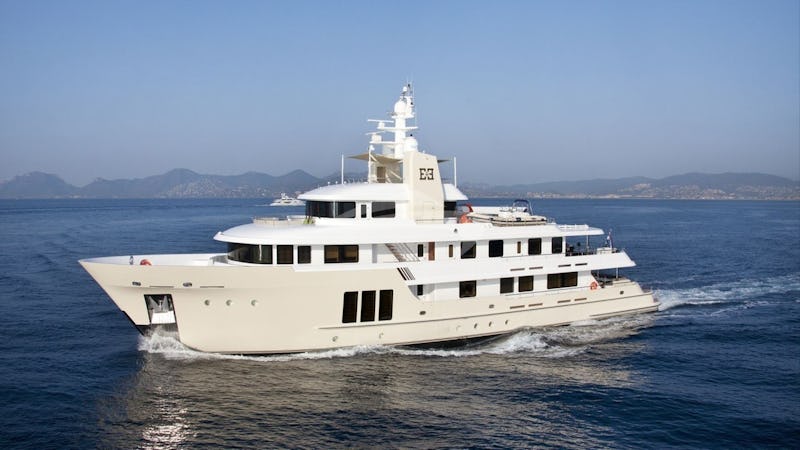 Yacht Charter E&E