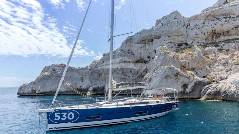 Yacht Charter DIMPA