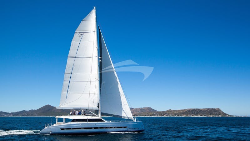 Yacht Charter SKIMMER