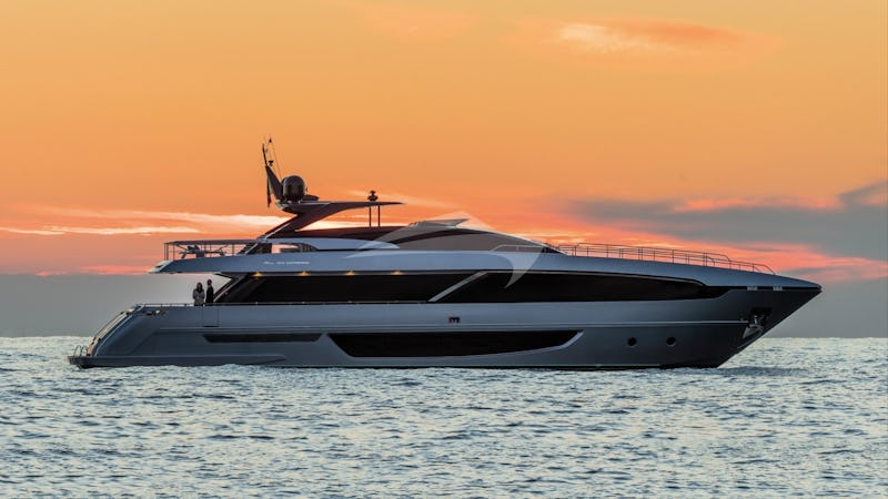 Yacht Charter UNKNOWN