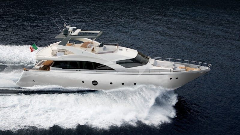 Yacht Charter LUTETIA