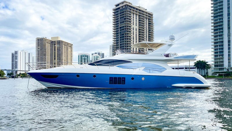 Yacht Charter CHLOE