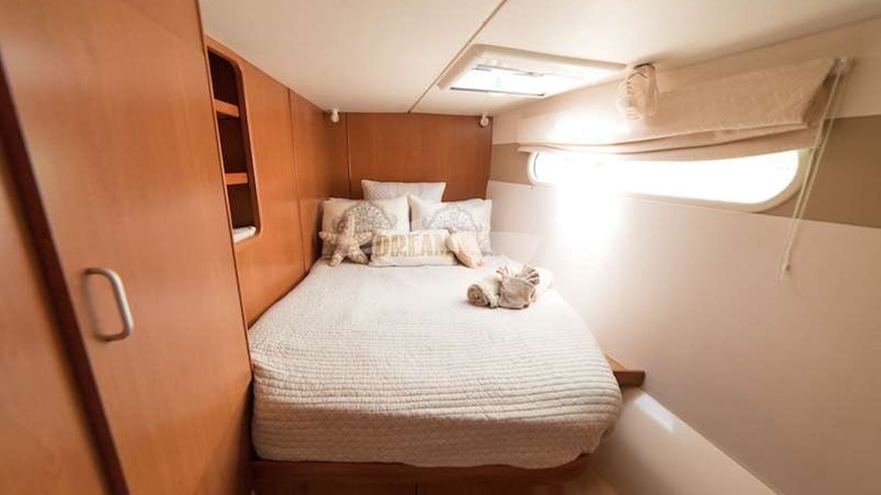 Queen Cabin with En-Suite bathroom
