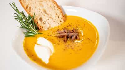 Charter Yacht VIENNA - international delicacies beautifully garnished and presented