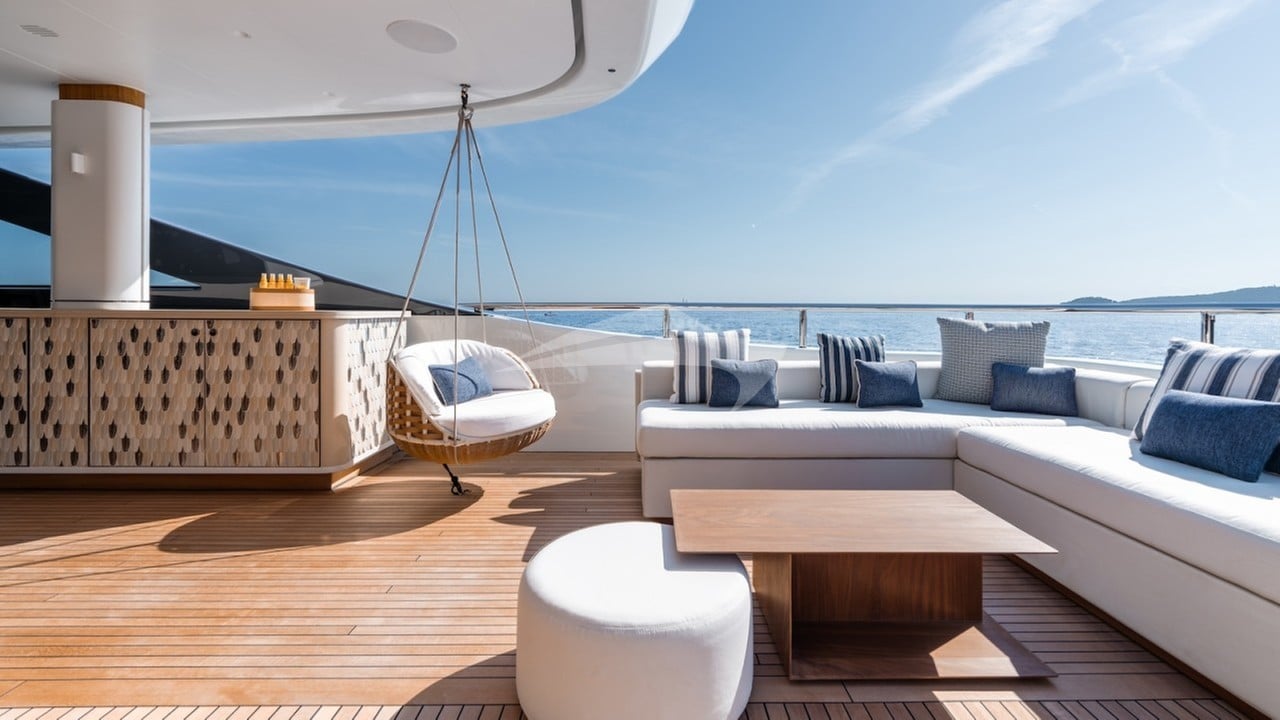 Upper deck aft