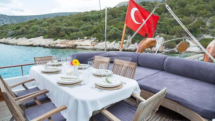 PRIMADONNA 21m motor yacht charter, photo 3