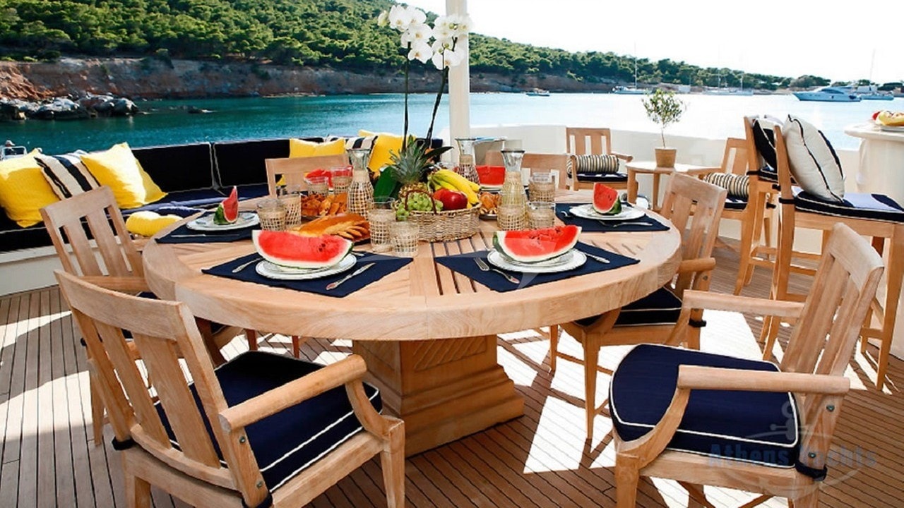 Al Fresco Dining