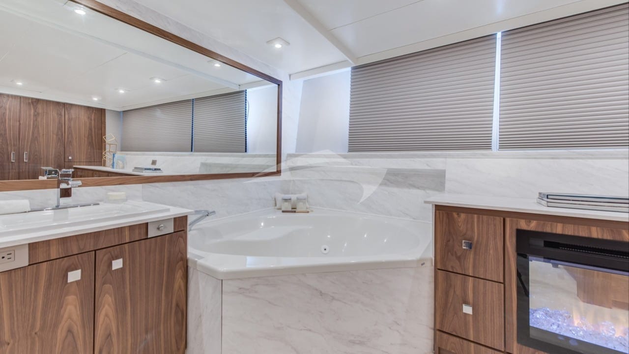 Primary Stateroom Jacuzzi