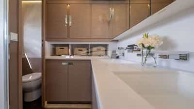 master ensuite double bathroom