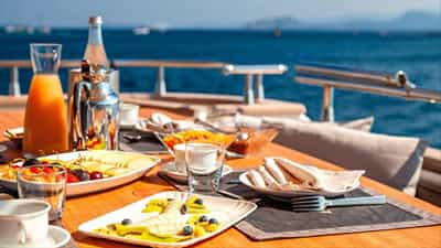 Dining layout