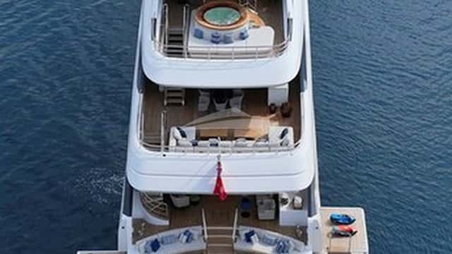 LUMIERE yacht charter photo 2