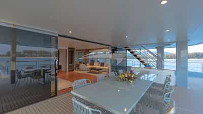 Upper Deck Alfresco Dining