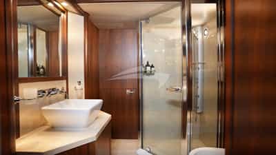 Twin Bathroom 2