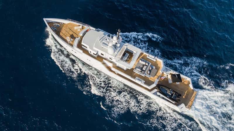 S7 39m motor yacht charter, photo 4