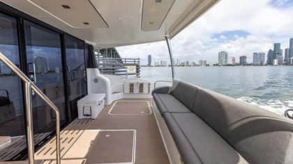 HAPPY PLACE 13m motor yacht charter, photo 10