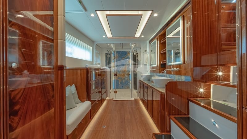 Master stateroom en suite