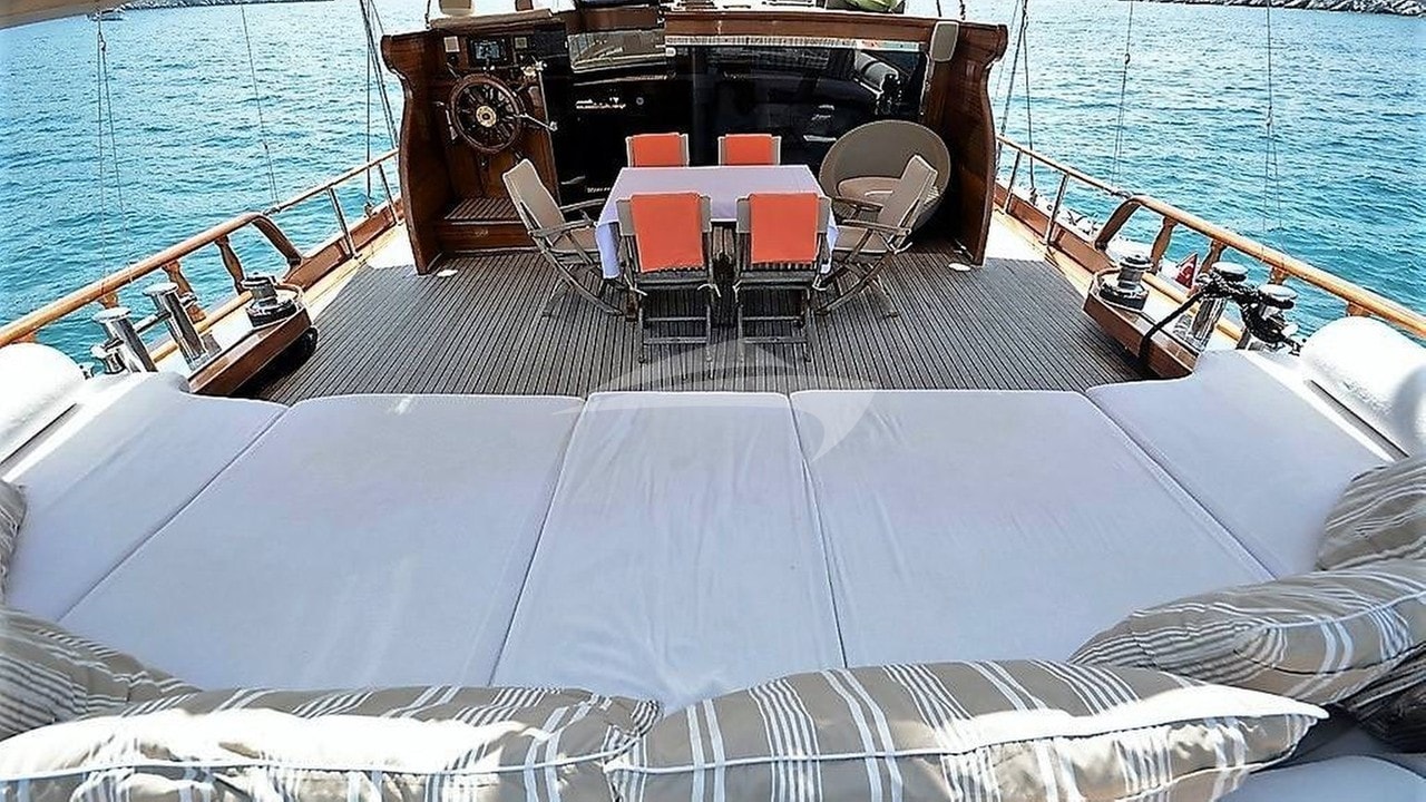Deck Dining