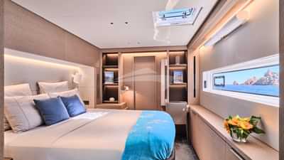 Master cabin with adjoining door closed