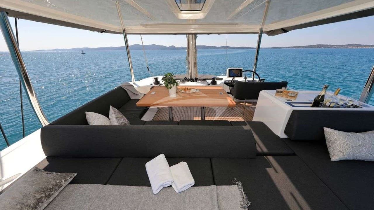 CHAMPAGNE PLEASE, photo from the yacht portfolio