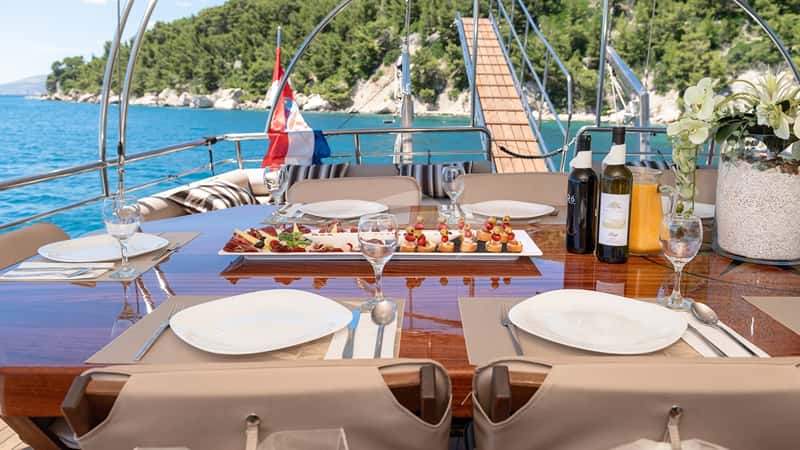 LUCKY YOU 37m sailing yacht charter, photo 7