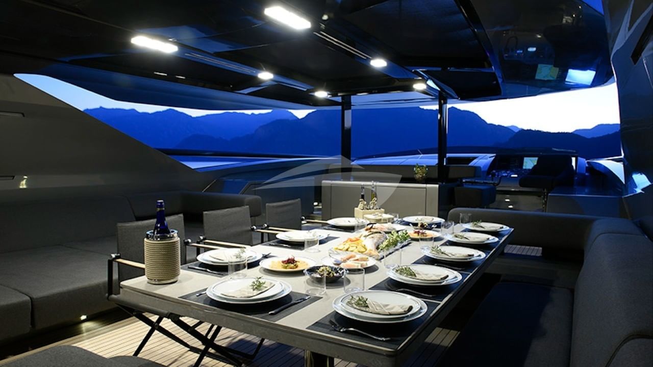 Al fresco dining at night