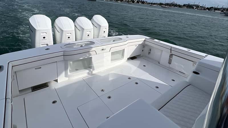 V55 17m motor yacht charter, photo 10