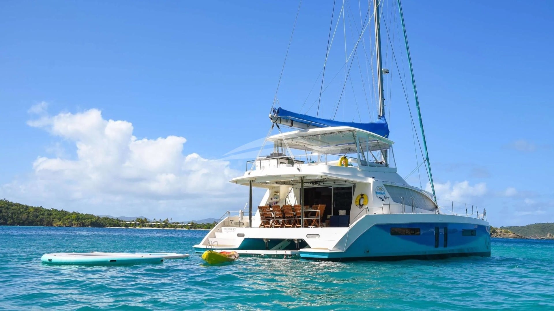 Sunlounge island deployed aft