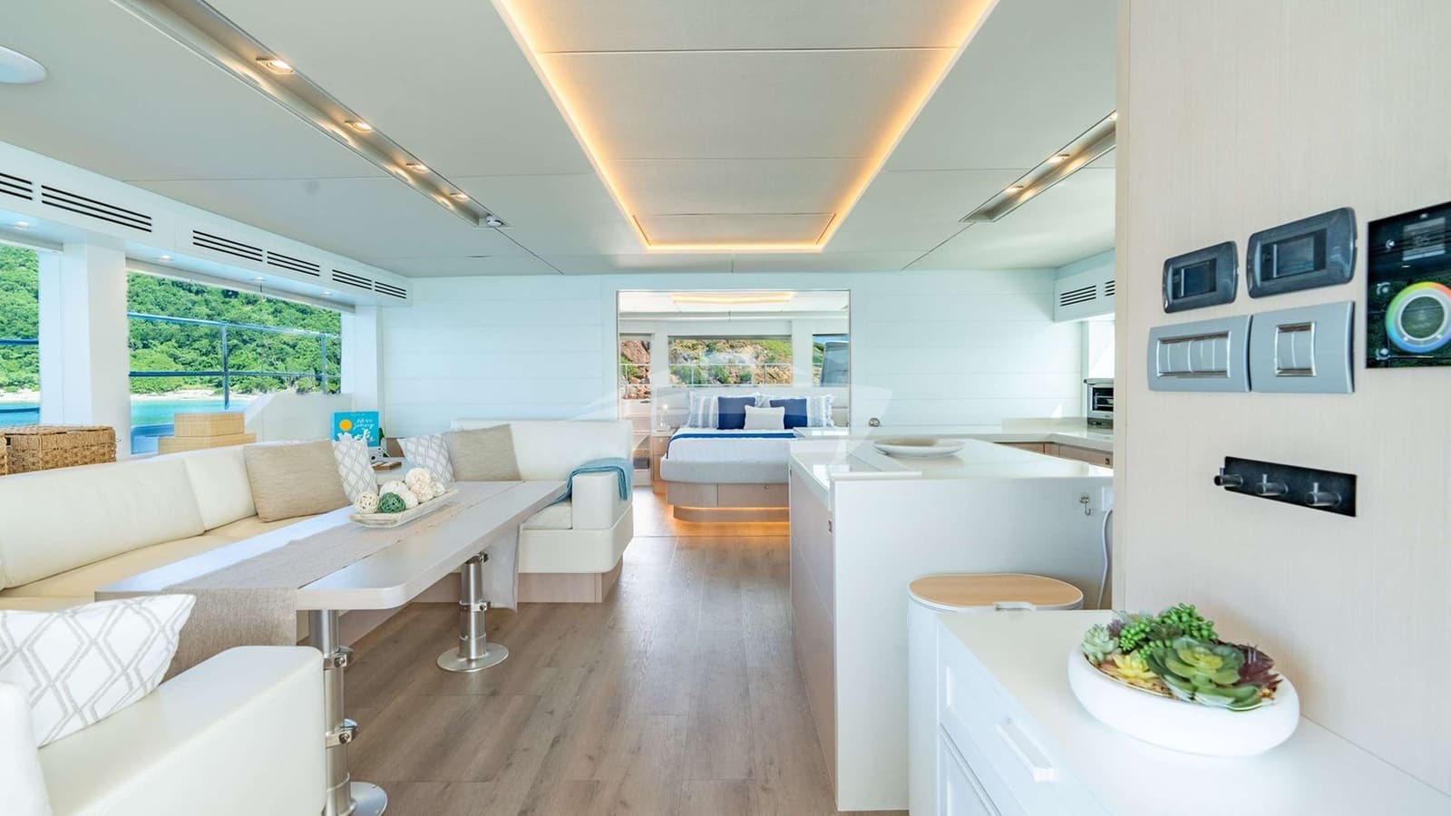 FOREVER YOUNG, Aufnahme aus dem Yachtportfolio 14
