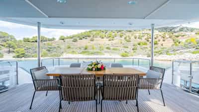 Main deck shaded dining