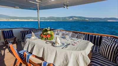 Al Fresco Dining
