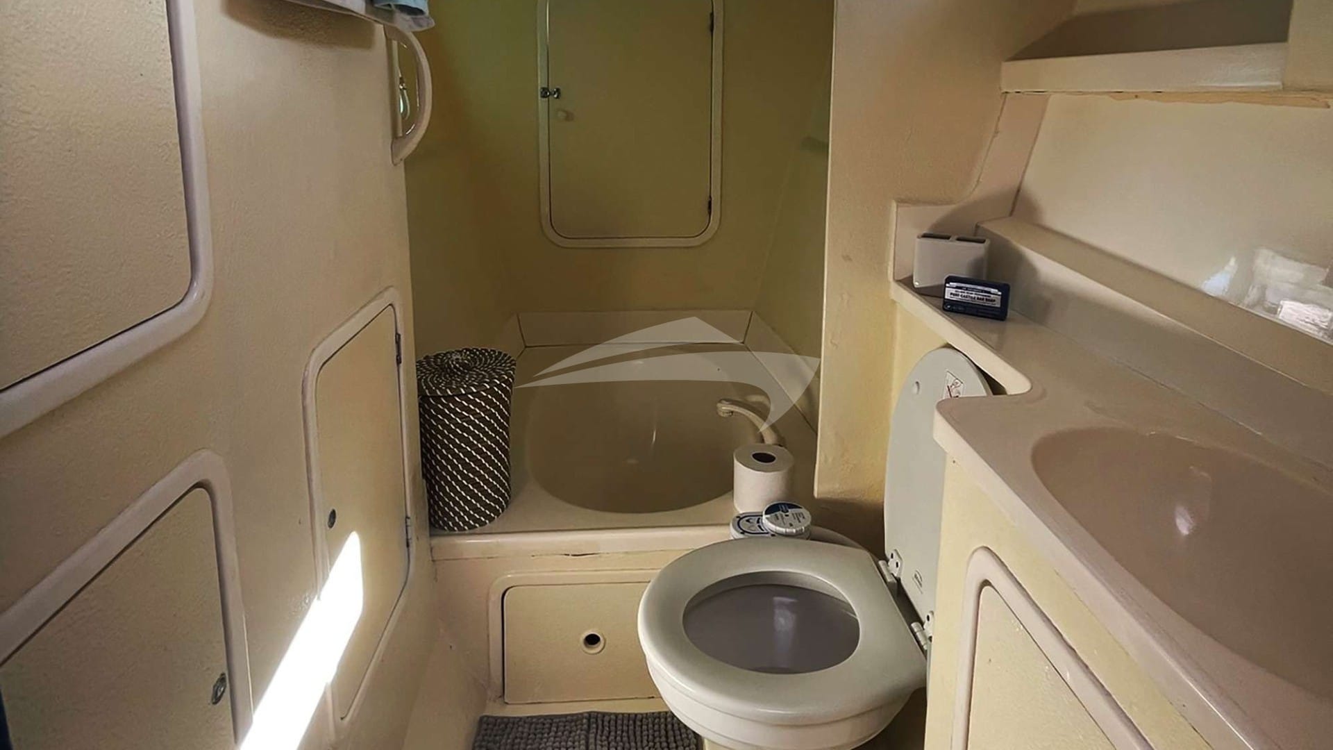 Primary heads with tub and shower