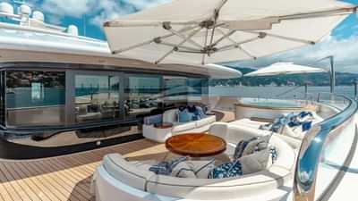 Owner's private deck forward