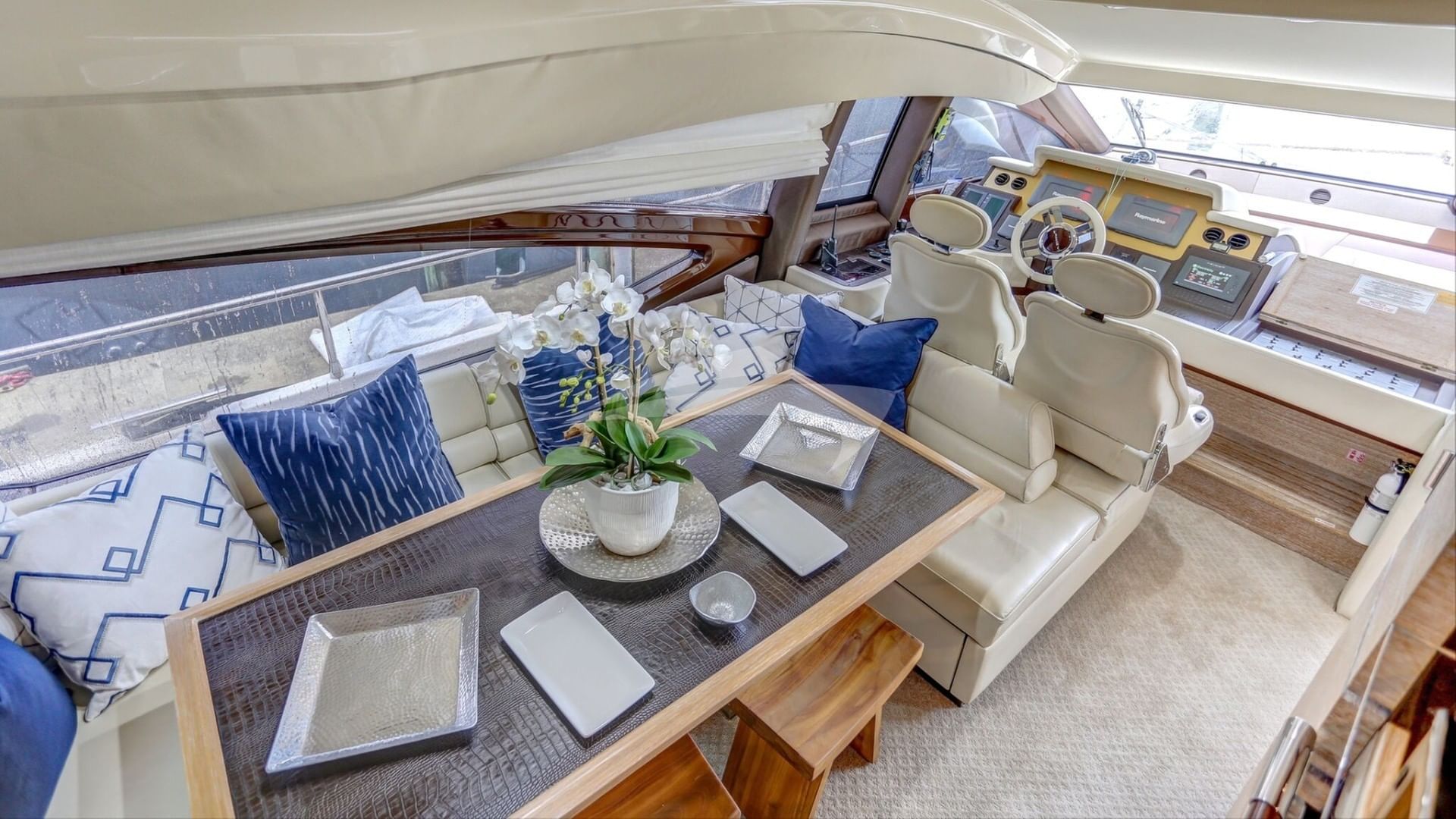 Interior Dining and Wheelhouse