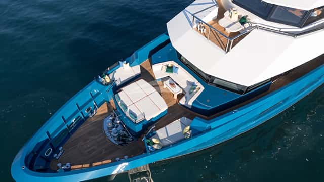 KING BENJI yacht charter photo 2
