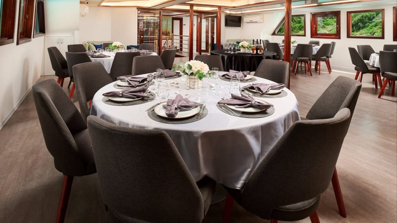 Saloon Dining