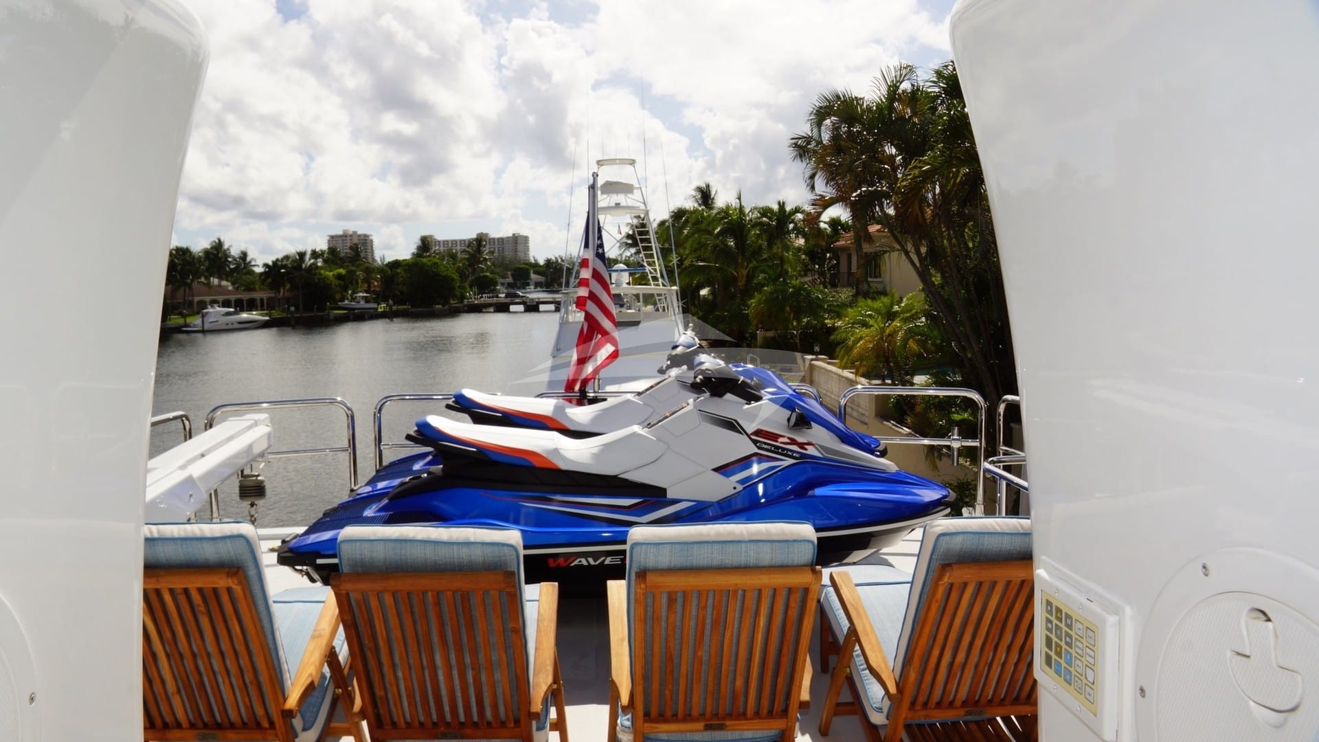 Flybridge Wave Runners