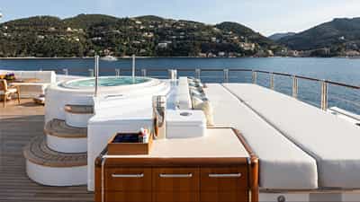 Jacuzzi and sunpads