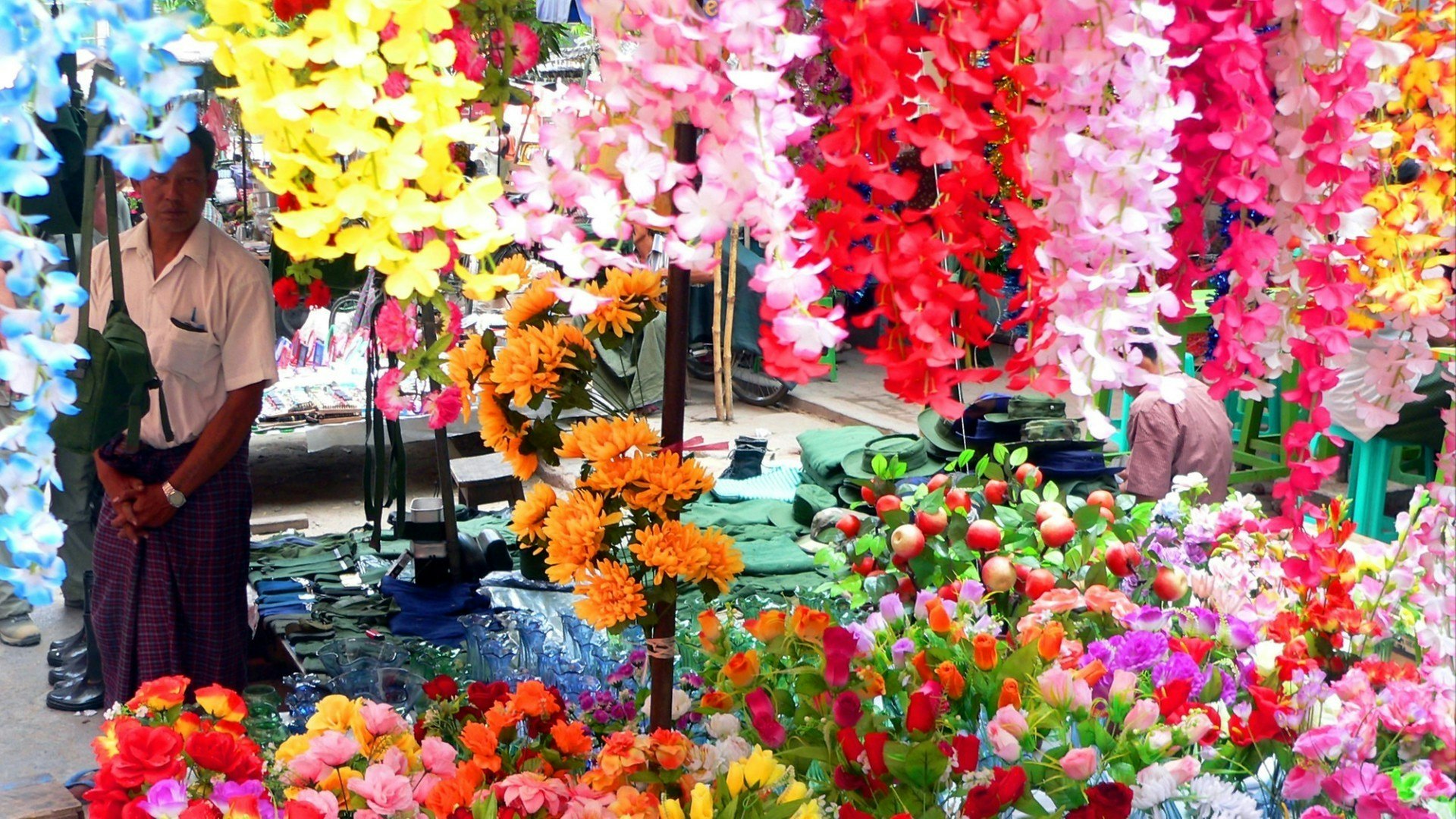 Bouquets & Garlands for Sale. Zegyo Market, Mandalay, Myanmar (Burma)