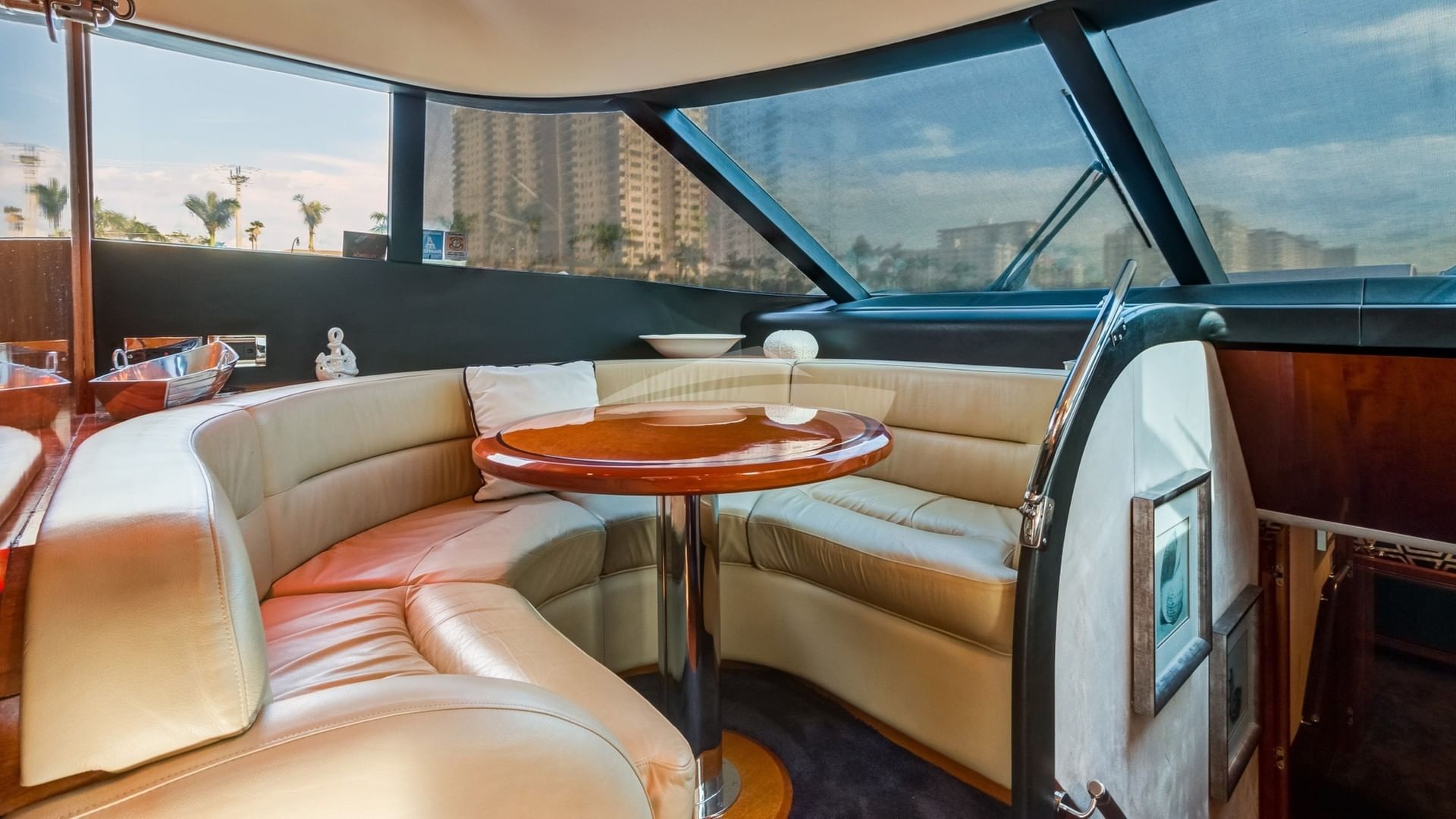 Breakfast or helm viewing