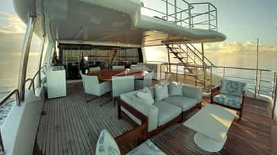 Bridge Deck Aft