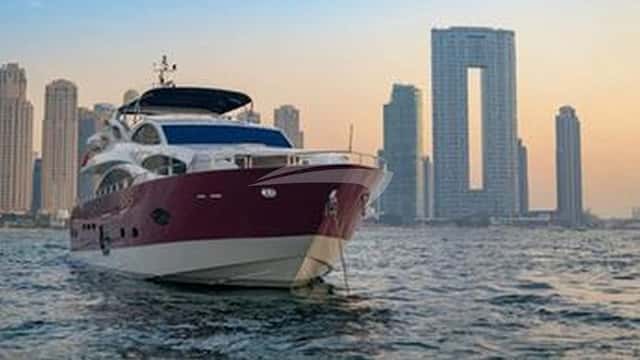 KONA yacht charter photo 2