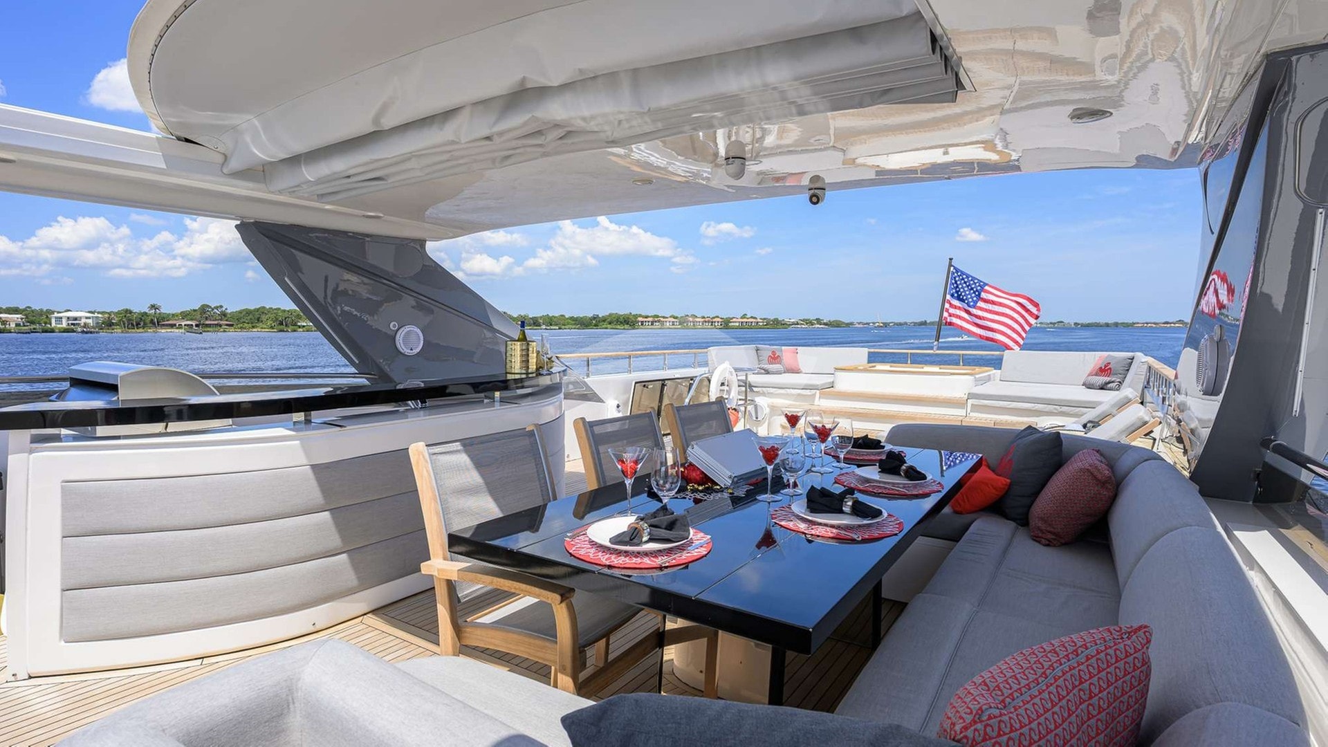 Deck Dining