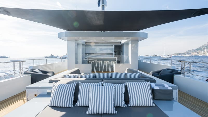 Bridge deck aft