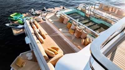 Main deck aft